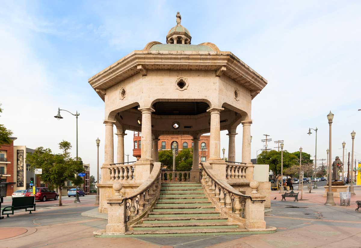 Mariachi Plaza